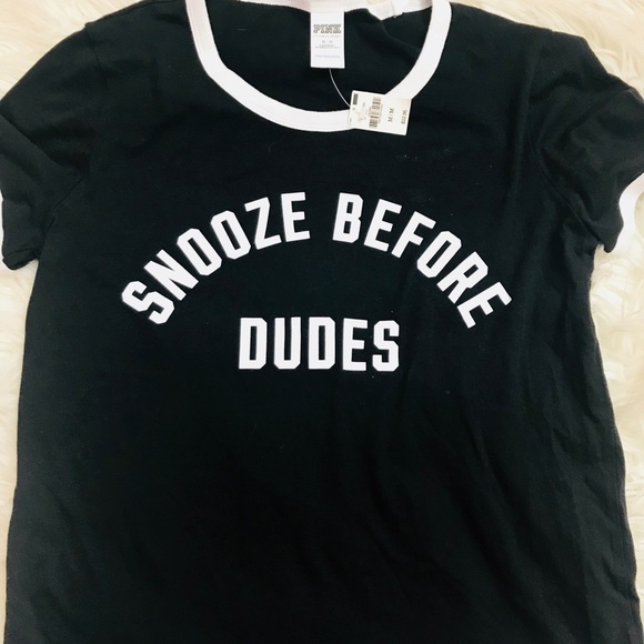 VS PINK T-Shirt NWT - Picture 2 of 3